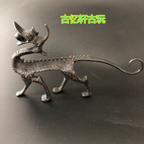 The four treasures of the study calligraphy supplies dragon pen holder brass single dragon play bead pen holder walking dragon spitting bead pen holder