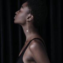 Original design high-sense French elegance style elegant temperament Europe and America long temperament natural pearl earrings bracelet