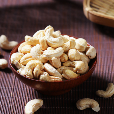 白腰果仁大颗粒炭烧腰果带衣盐焗腰果原味干果孕妇零食坚果1400g