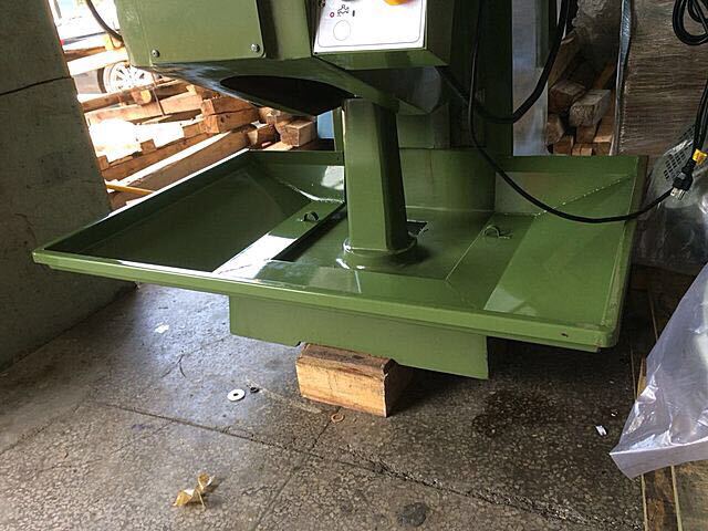 Taiwan's Universal Turret Milling Machine, Gong Bed Spare Parts, Water Tray, Sink, Painted, Durable, Universal for No. 4 Machines