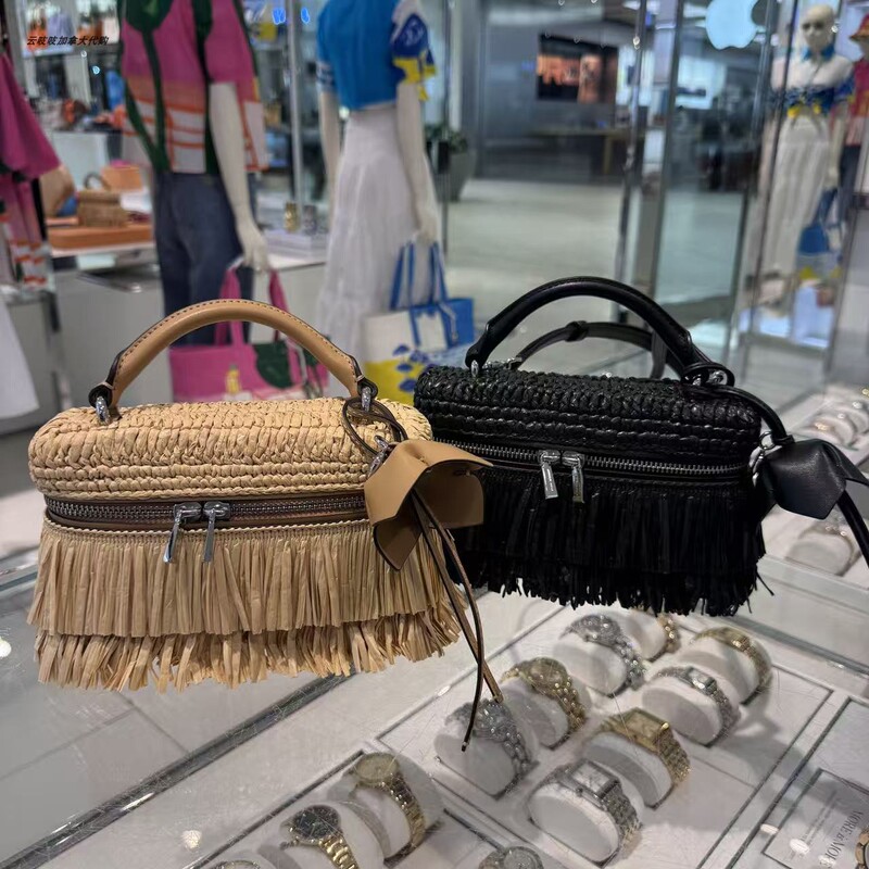 Mk Jana Makeup Box Bag, Handbag, Crossbody Bag, Retail Price in China Is 2100