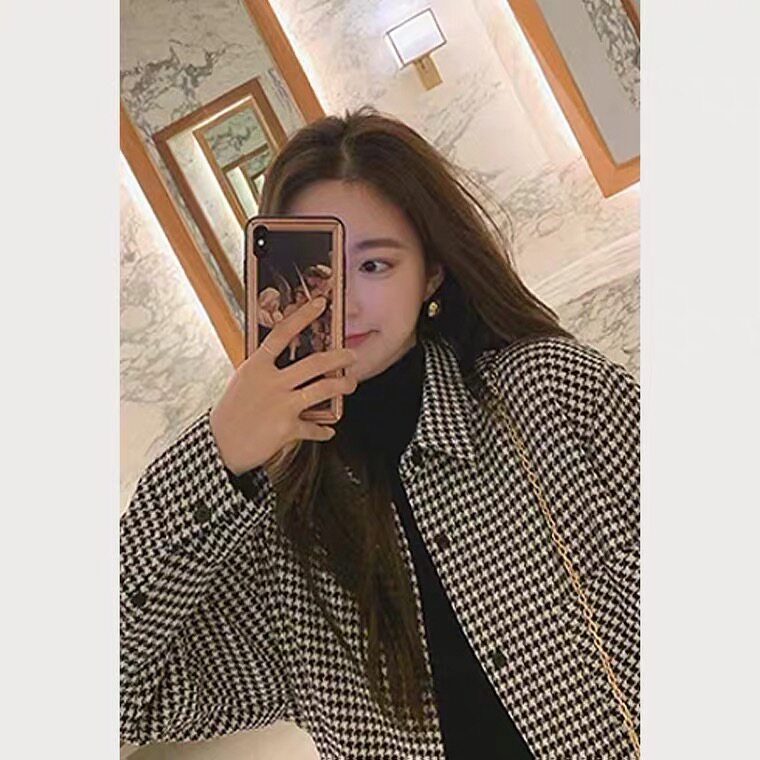2022 spring and autumn new style houndstooth plaid shirt women's Korean version outer wear all-match retro Hong Kong style layered street coat