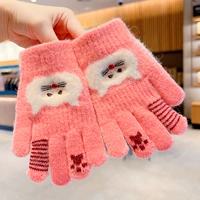 Белые кошки Кэррина относятся к [2-6 лет]