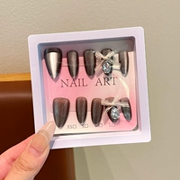 Черно-серый кошачий глаз