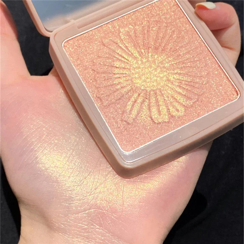 Peach Fairy Descends to Earth Gogo Dance Little Daisy Highlight Glitter Glitter Face Brightening Natural Three-dimensional Ginger Plate