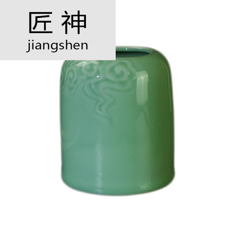 Jingdezhen ceramic creative relief brush pot restoring ancient ways furnishing articles contracted calligraphy pen container office teahouse receive a barrel