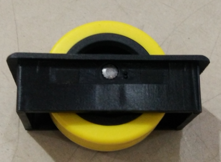 Engraving machine automatic loading and unloading roller machining centre upper material roller plate type furniture kicker roller accessories