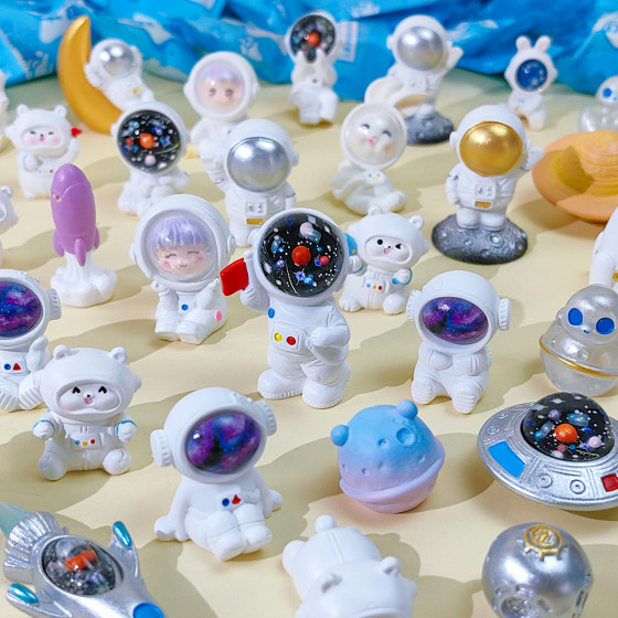 Creative space planet blind bag simulated lunar astronaut doll model mini rocket spaceship small ornaments