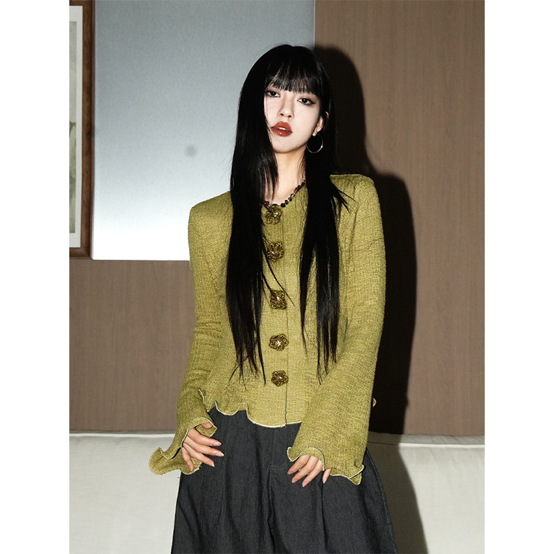 Korean-Style Retro Green Floral Knitted Cardigan for Women, Autumn Design, Waist-Cinching, Slimming Top, Sweater Korean-Style Retro Green Floral Knitted Cardigan for Women, Autumn Design, Waist-Cinching, Slimming Top, Sweater