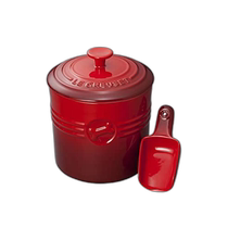 (Direct mail from Japan) Le Creuset food container cherry red 2 35 liters for storing pet food
