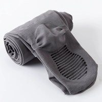 Темно -серой