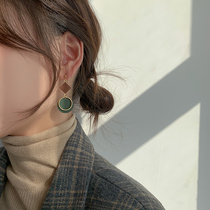 Retro earrings 2021 New Tide autumn and winter earrings advanced feeling earrings temperament earrings earrings ear clip female earless hole