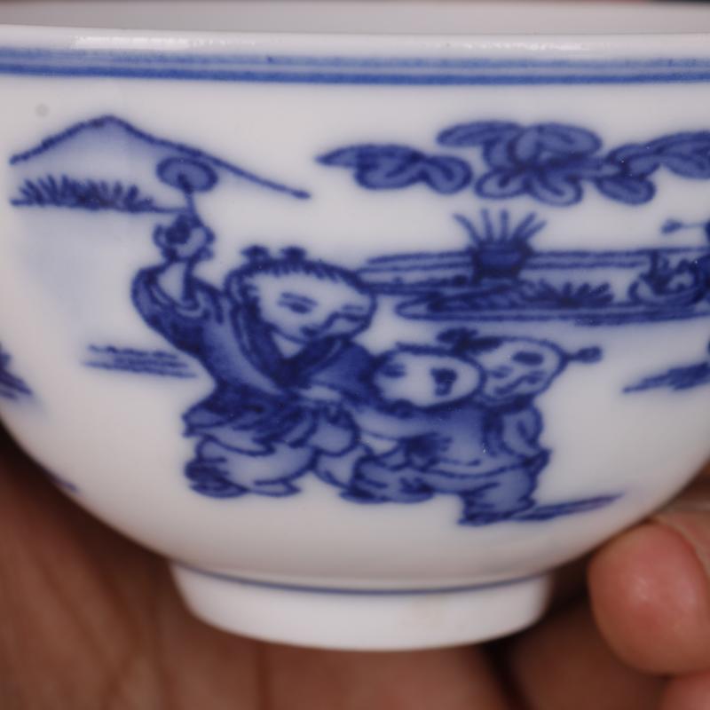 In blue and white YingXiWen antique crafts of Chinese style household porcelain cups furnishing articles antique curio collection