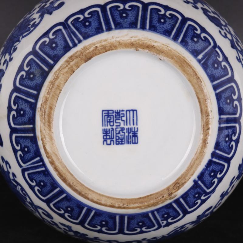 The Qing qianlong in blue and white dragon tree decal antique porcelain household of Chinese style furnishing articles old goods collection process