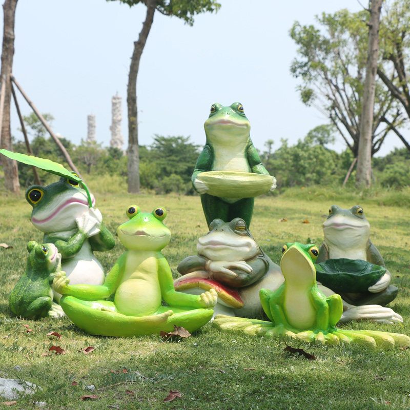 Simulation cartoon frog fiberglass ornament sports sculpture outdoor pond pastoral kindergarten courtyard garden decoration