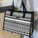 Tote Large-Capacity 2025 New Shoulder Bag Women's Commuter Canvas Handbag Shopping Bag Travel Commuter Bag