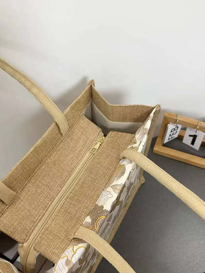 [High-Quality Zipper Model] Large New Pu Surface Waterproof Large-Capacity Bag, Portable Shoulder Tote Bag, Versatile