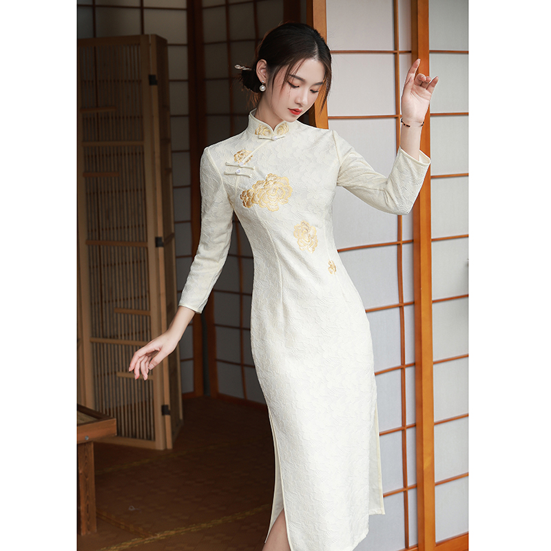 Mu cheongsam female 2022 new 钌倥  聱 聱       榉  chloribal bone Mu cheongsam female 2022 new 钌倥  聱 聱       榉  chloribal bone