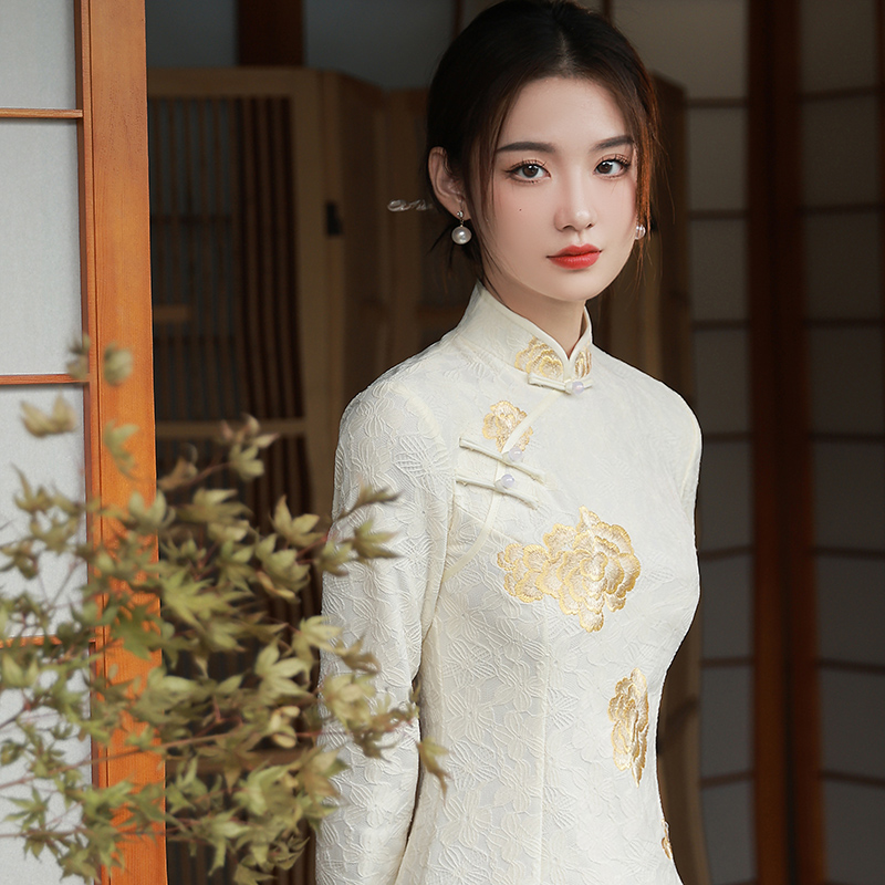 Mu cheongsam female 2022 new 钌倥  聱 聱       榉  chloribal bone Mu cheongsam female 2022 new 钌倥  聱 聱       榉  chloribal bone