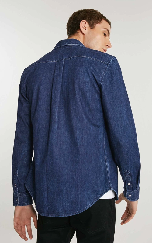 JackJones Jack Jones ra mắt xu hướng mùa xuân cá tính với áo sơ mi denim giản dị - Áo