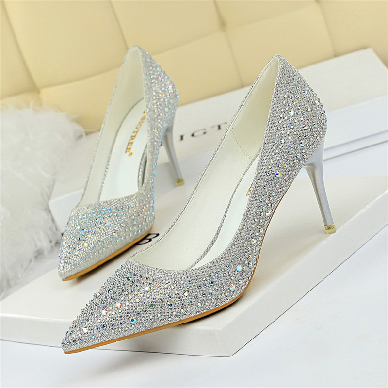 Wedding shoes 2021 spring and summer new crystal pointy nets red heels and shoes women fine with sexy bridesmaids wedding brides single shoes