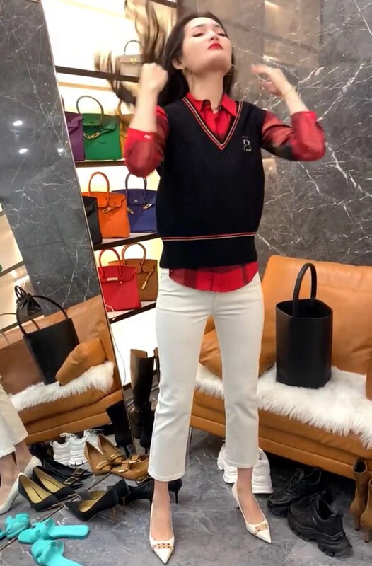 19172 Spring and Autumn British Style Women's 2025 V-Neck Slim Knit Vest Pullover Base Layer Nanyou European Style Sleeveless Vest