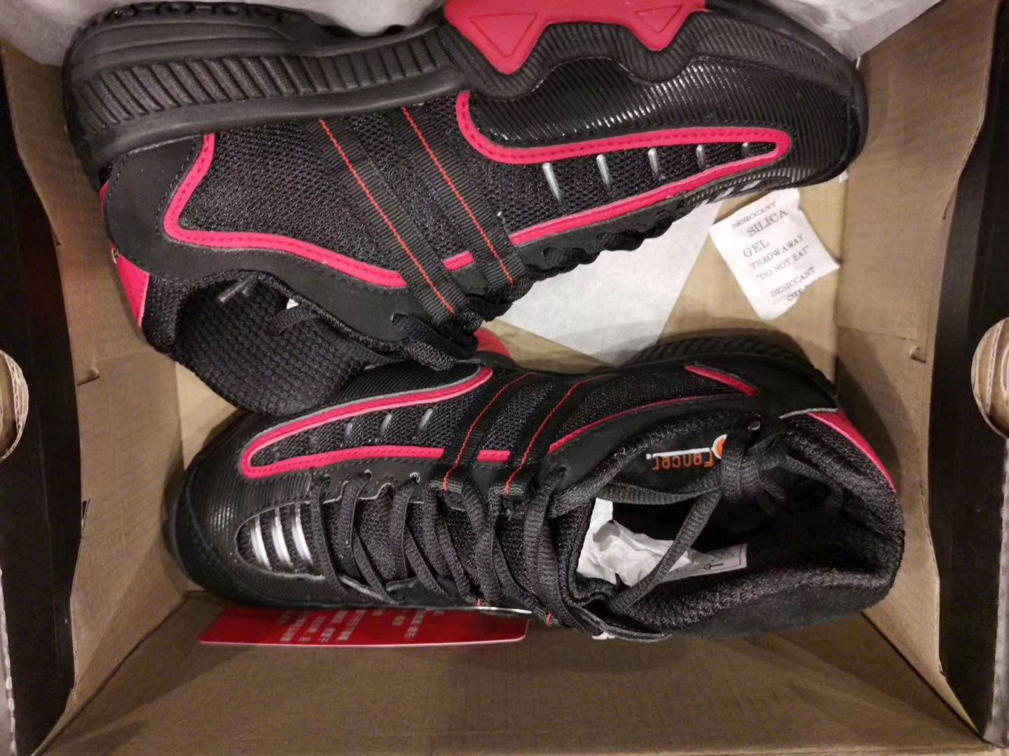 The new fencing shoes black mamba quality quality is the bar