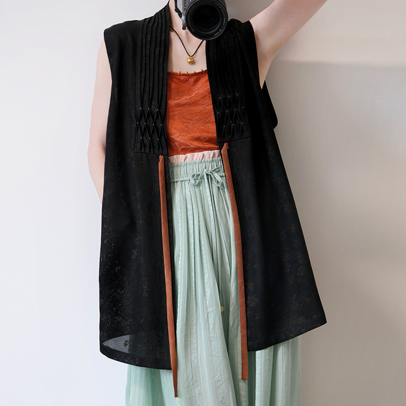 Wanwan and Zhi Original Hanfu Silk Pine Moss Robe, Everyday Elegance, Versatile and Enhances One's Temperament Wanwan and Zhi Original Hanfu Silk Pine Moss Robe, Everyday Elegance, Versatile and Enhances One's Temperament