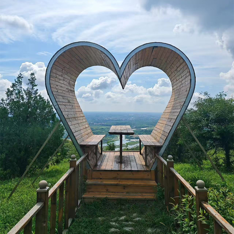 Outdoor Tables and Chairs for Scenic Spots, Popular Photo Spots, Heart-Shaped Bar Chairs, Wedding Photography Props, Simple Wooden House Swings