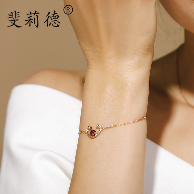 Day-style light and luxurious long-distance love Handmaid Tidal Pure Silver Pomegranate Stone Advanced Sensation Small crowdsourced Temperament Hands to Gift Girlfriend Gift