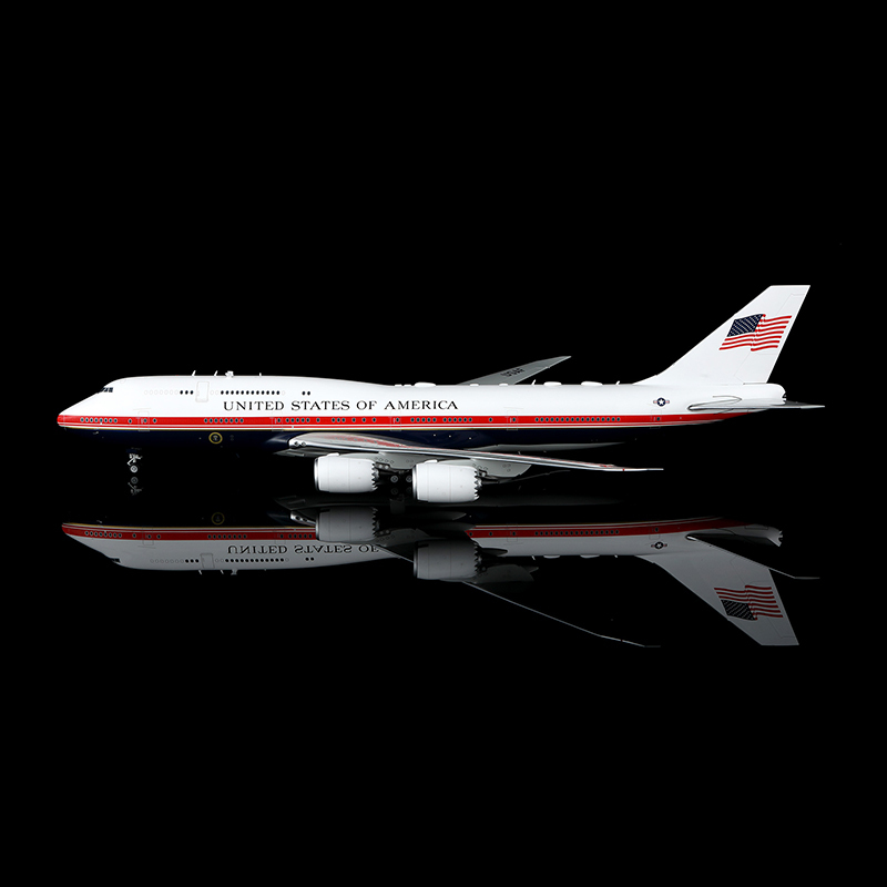 Sq Wings American Airlines B747-8 31000 New Edition Air Force One Metal Model 1/200