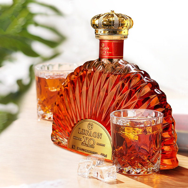 法国进口 LEFAON 利枫 40度帝王XO白兰地 700mL礼盒装*2件 88VIP会员折后￥222.87包邮  赠酒具（1樽2杯）