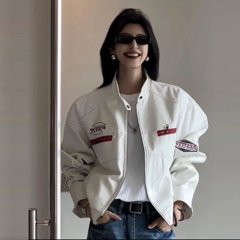 アメリカンスタイルのPUレザー製レディースモーターサイクルジャケット、2026年春秋新作デザイン、ユニークなスタイル、ゆったりとしたフィット感、万能ジャケットトップス