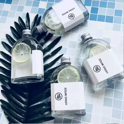 Disposable glass beverage bottle Camarine tea bottle creative packaging bottle flat square bottle ins juice cup outside