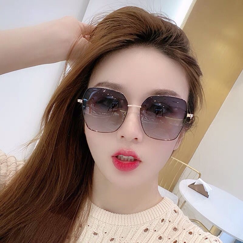 Sunglasses women's 2021 new ins fashion street shot big face thin anti-UV polarized sunglasses women's summer