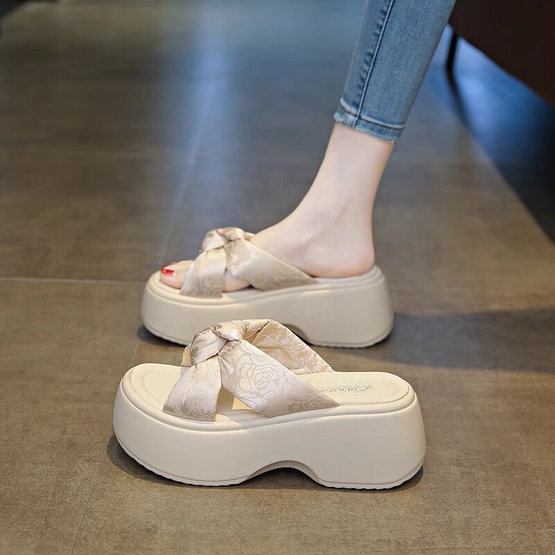 厚底凉拖鞋夏季外穿2024年新款仙女风蝴蝶结软底松糕沙滩一字拖潮