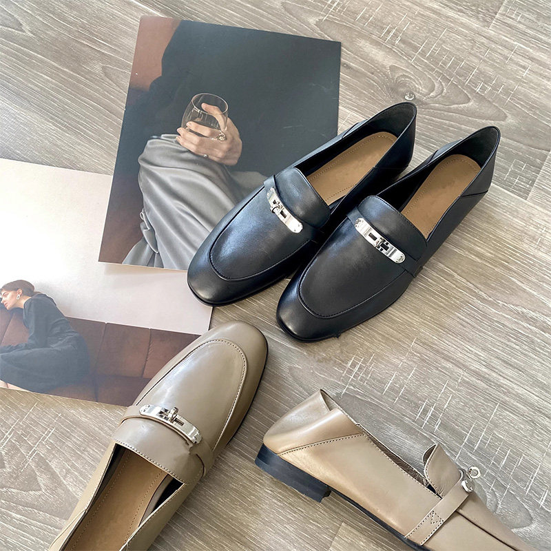 英伦风小皮鞋女2024年春夏新款气质锁扣百搭方头单鞋一脚蹬乐福鞋