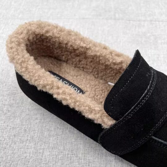 Genuine fur shoes for women, slip-on beanie shoes, autumn and winter 2025 new warm lambswool flat-soled beanie shoes