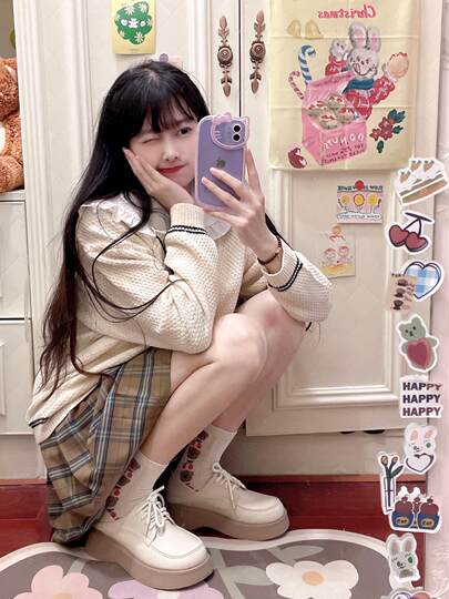 White small leather shoes for women in autumn and winter 2025 new British style thick-soled loafers Oxford large toe lace-up single shoes