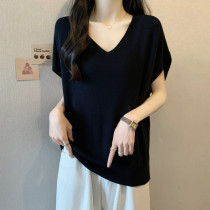 Pregnant womens summer clothes are fashionable and temperamental. V-neck thin ice silk tops for women in summer are loose and large-sized to cover the belly and bat sleeve T-shirts.