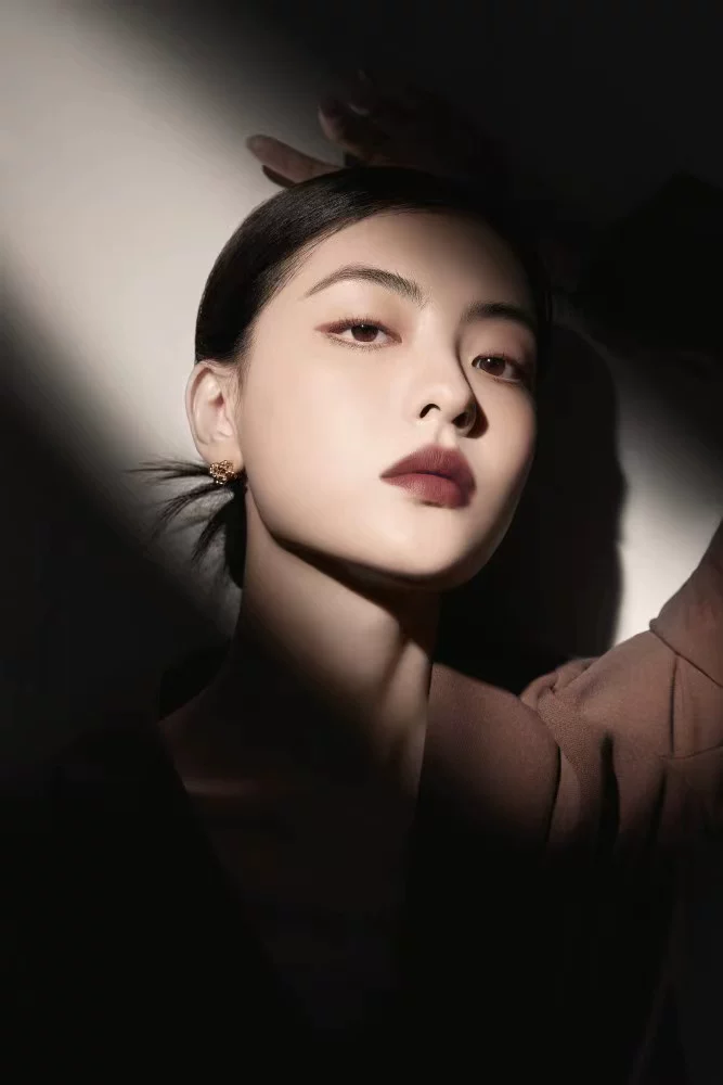 ЮжнаяKorea ESpoir/Aisper Autumn and Winter Brown Calf Ding Noodles Red Lipstick NOWEAR CAPSULE