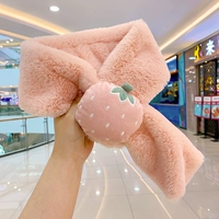 Розовая плюшевая клубника, шарф