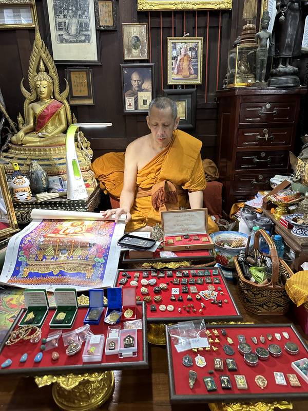 Lung Po Kanh Nuam Waja Jiao Zhe, Lung Po Yao, Zhao Kun Mahasaras, Lung Po Song Ben, Cuban Duan Zhan Genuine Product Lung Po Kanh Nuam Waja Jiao Zhe, Lung Po Yao, Zhao Kun Mahasaras, Lung Po Song Ben, Cuban Duan Zhan Genuine Product