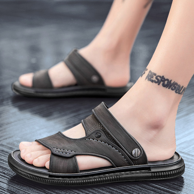 Sandals men's summer outwear 2022 new wave anti-slip soft bottom casual beach shoes cool-drag dual-use men slippers