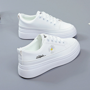 2020秋季新款绣花小雏菊小白鞋女