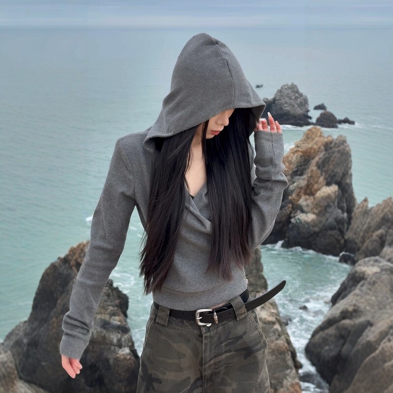 Trendy and Unique Design Gray Long-Sleeve Hooded Sweatshirt for Women, 2026 Autumn, Chic Slim-Fit Zip-Up Short Top