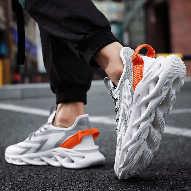 Men's shoes spring 2022 new junior high school students breathable sports youth spring flying woven running shoes mesh daddy shoes