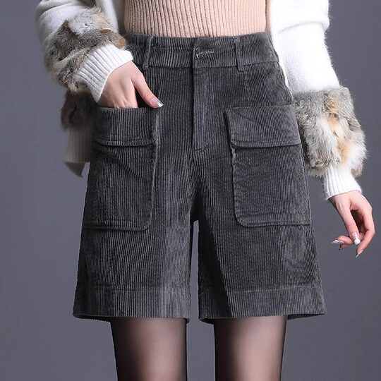 Corduroy Wide-Leg Shorts for Women, Autumn and Winter 2026 New Style, High-Waisted, Loose, Straight-Leg, Slimming, Workwear, Casual, Knee-Length Boot Shorts