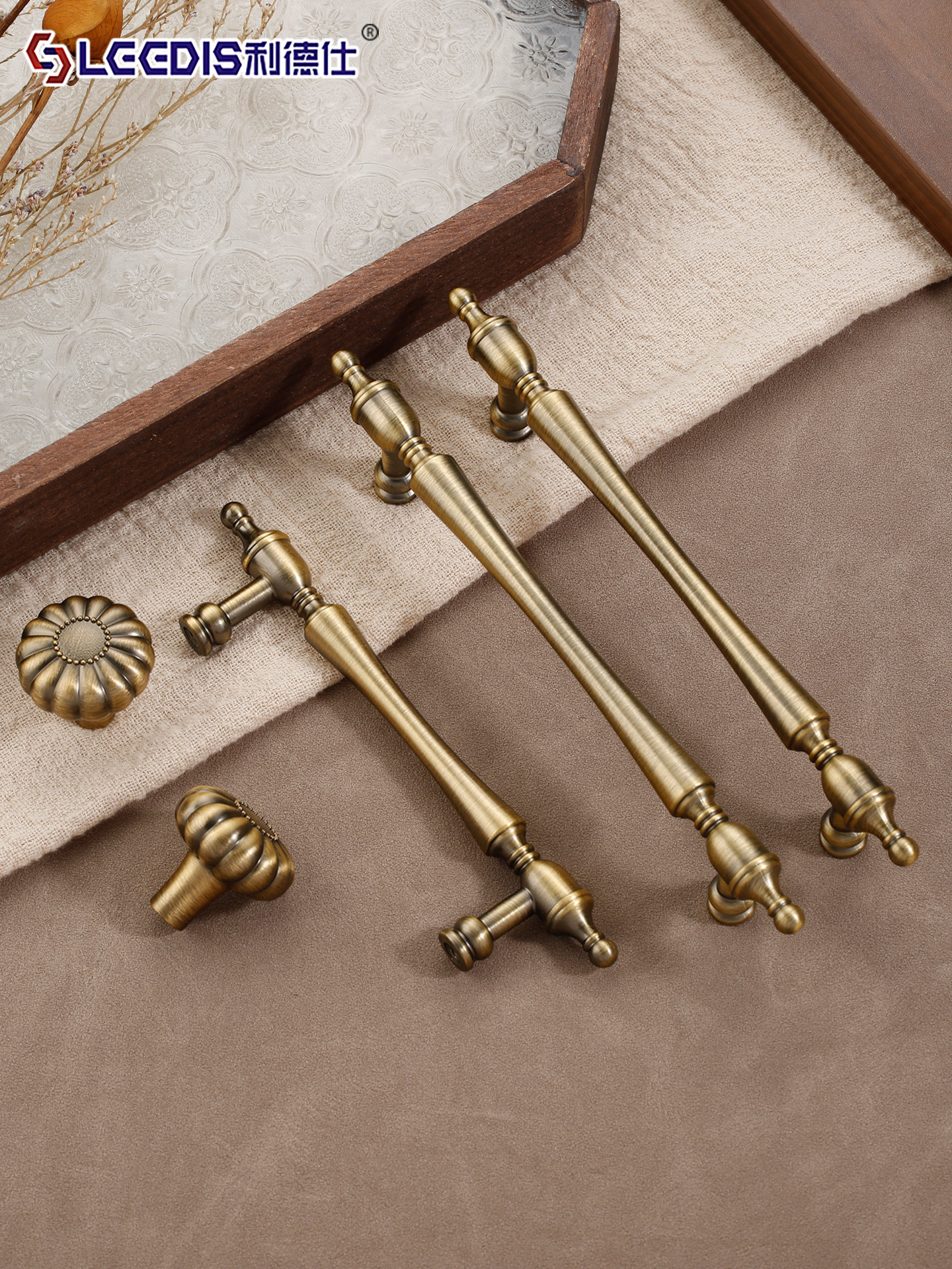 Light Luxury Bronze-Colored American-Style Cabinet and Shoe Cabinet Door Handle, Antique-Style French Wardrobe Drawer Retro Small Handle, Single Hole