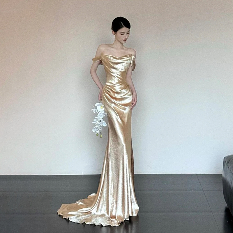 Champagne-Colored Strapless Gown for the Bride, with a High-End, Light Luxury, Niche Design, Suitable for Engagement, Wedding, Morning Robe, Banquet, Hostess, and Evening Dress